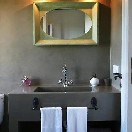 Nou De Guest house 3*
